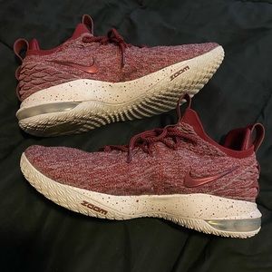 Nike Lebron 15 Low, Team Red, Men’s Shoe Size 11